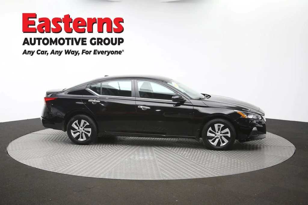 Used 2020 Black Nissan 2.5 S image 46