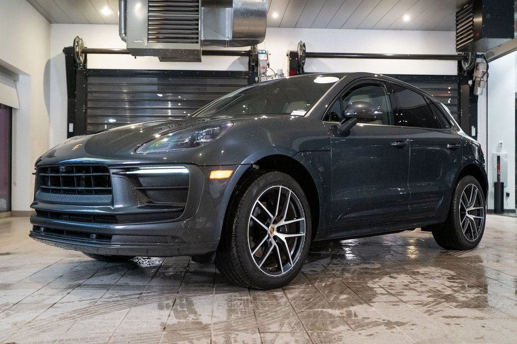 2022 Porsche Macan Base