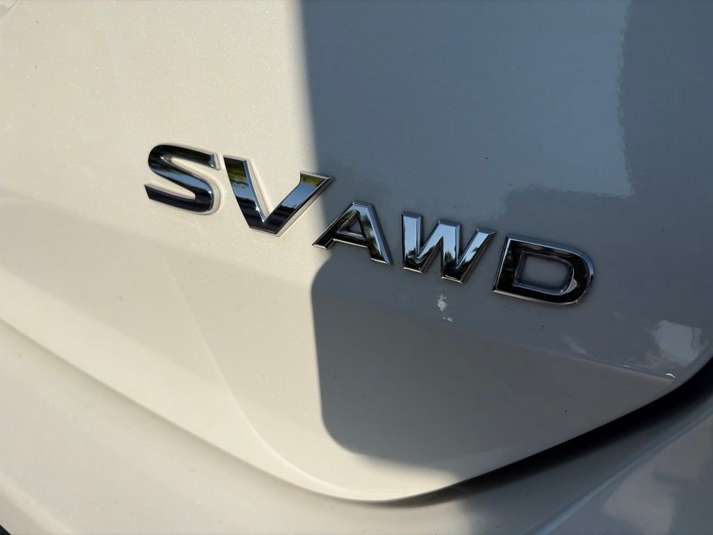 Used 2019 Pearl White Nissan SV image 7