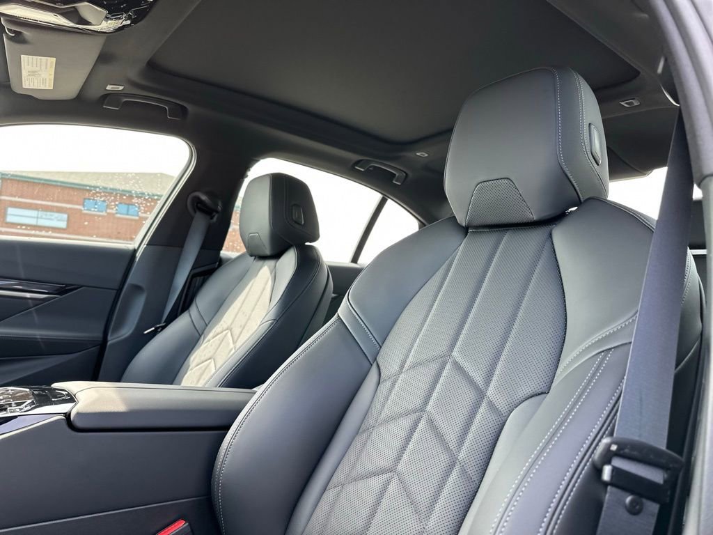 New 2026 Oxide Grey Metallic BMW 530i xDrive image 15