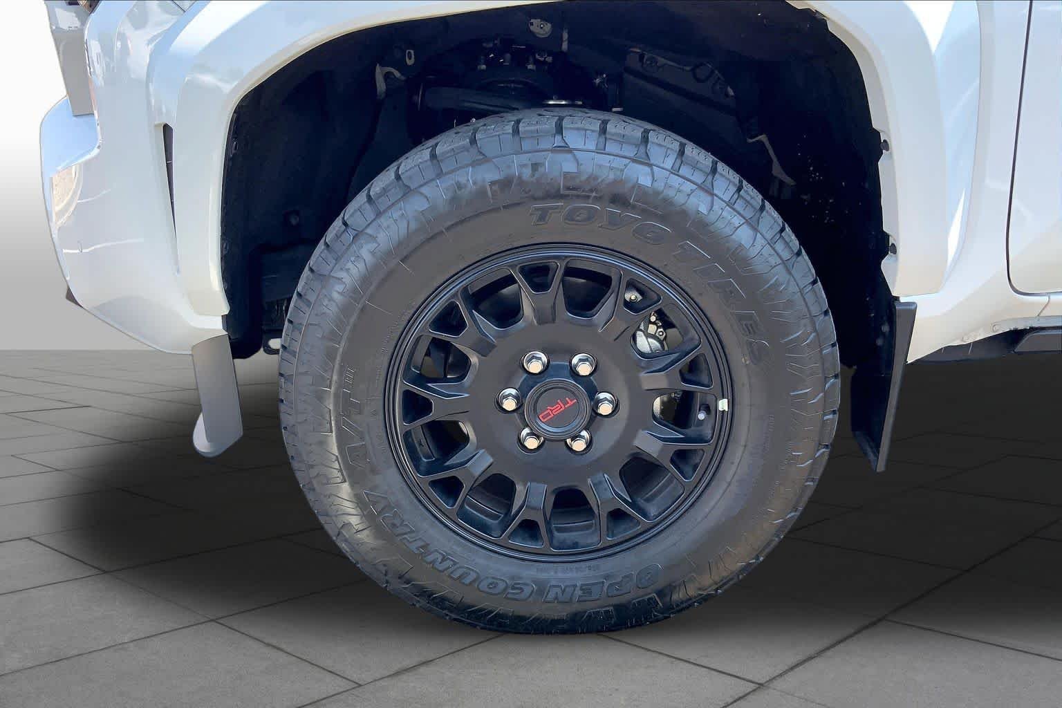 Used 2025 Wind Chill Pearl Toyota Limited image 10