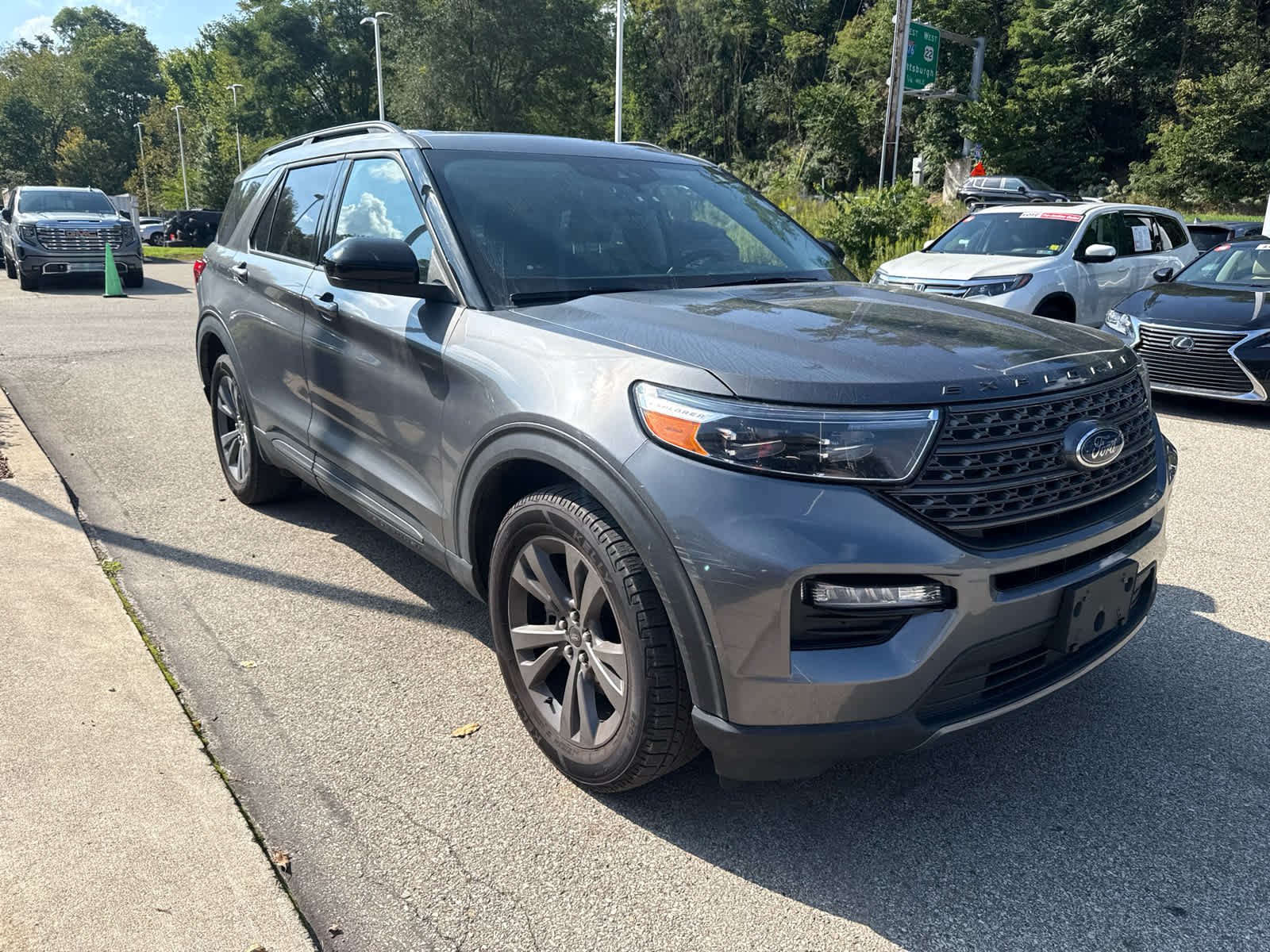 Used 2022 Gry/grey Ford XLT image 1
