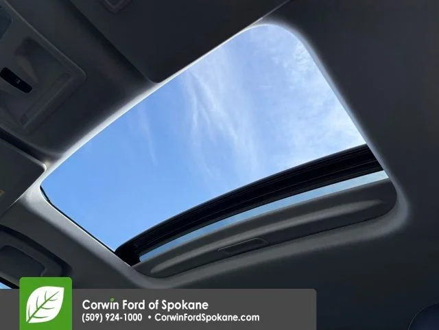 New 2026 Space White Metallic Ford Tremor image 32