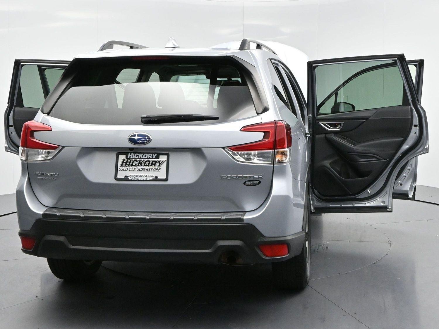 Used 2020 Ice Silver Metallic Subaru Premium image 39