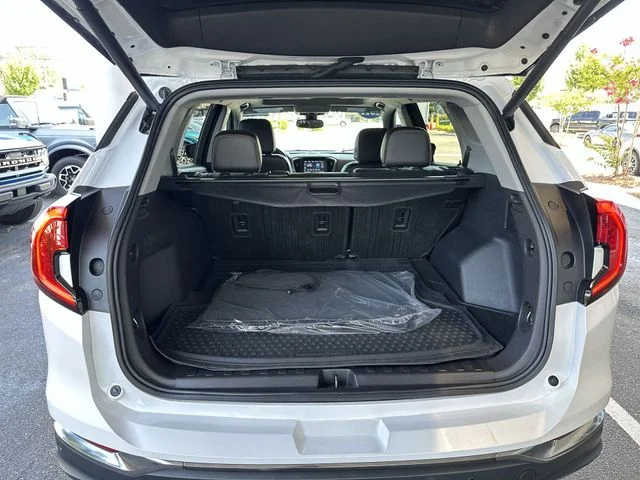 Certified Used 2022 White GMC AT4 image 25