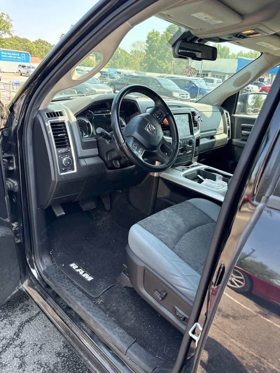 Used 2019 Diamond Black Crystal Pearlcoat RAM Big Horn image 7