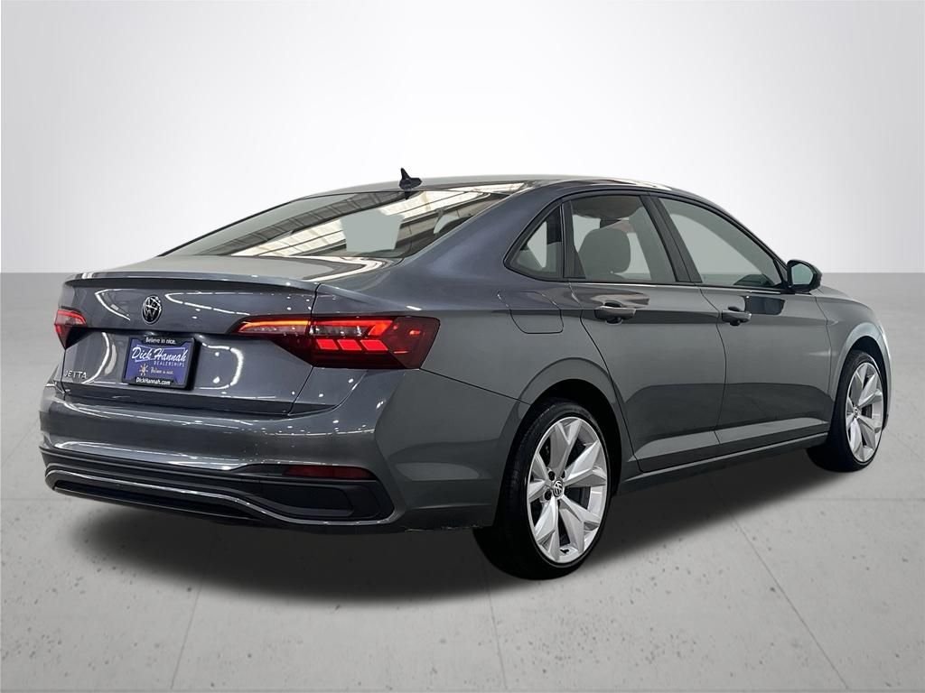 Used 2022 Platinum Gray Metallic Volkswagen 1.5T Sport image 10