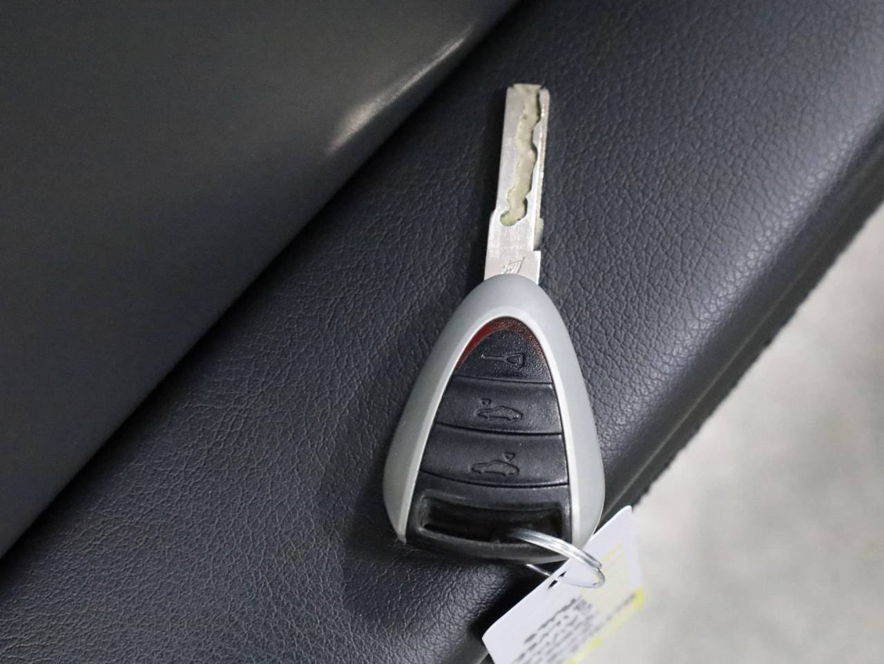 Used 2008 Arctic Silver Metallic Porsche Cayman image 35