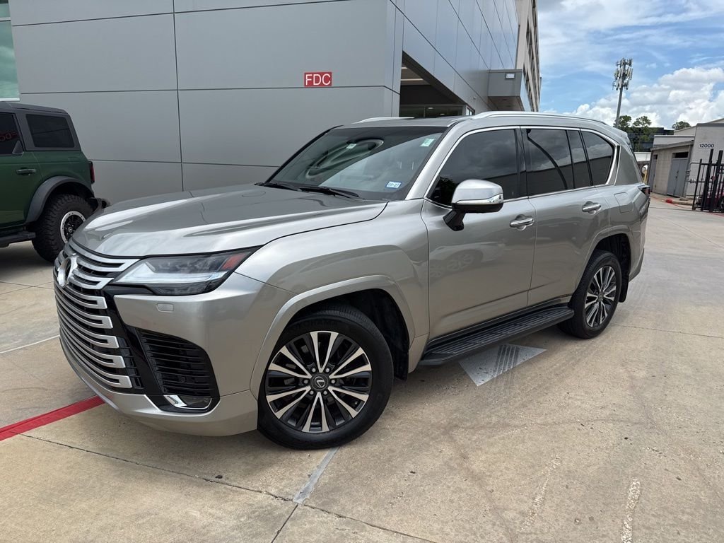 2022 Lexus LX 600 600's photo
