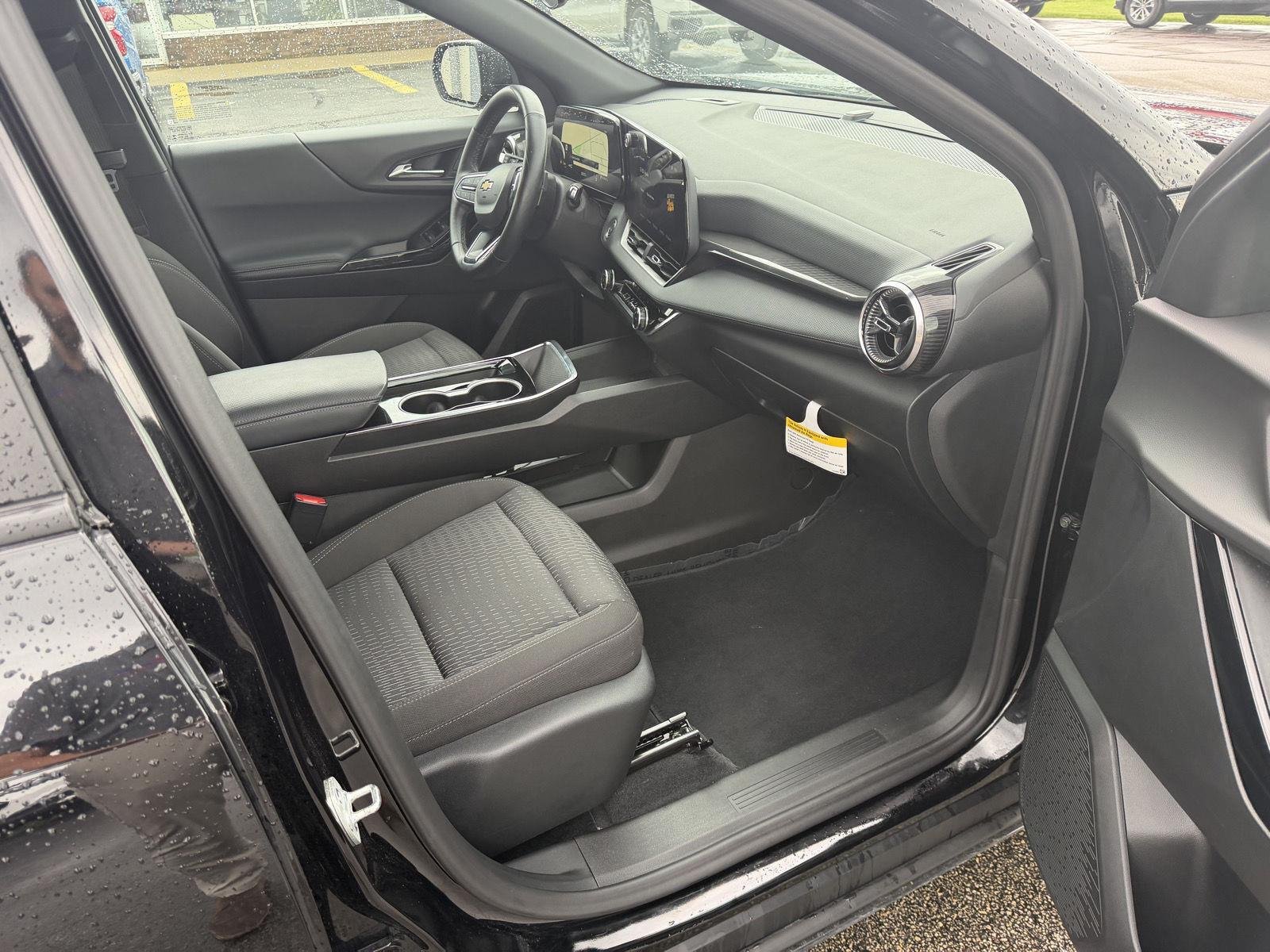 Used 2025 Mosaic Black Metallic Chevrolet LT image 21