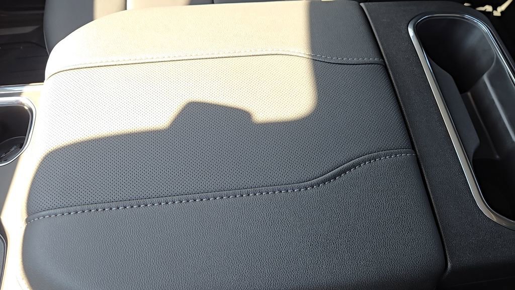 2026 GMC Sierra 1500 SLT - Photo 15