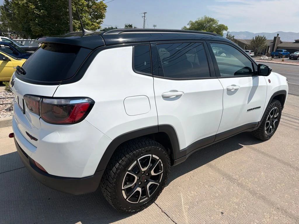 Used 2025 White Jeep Trailhawk image 3