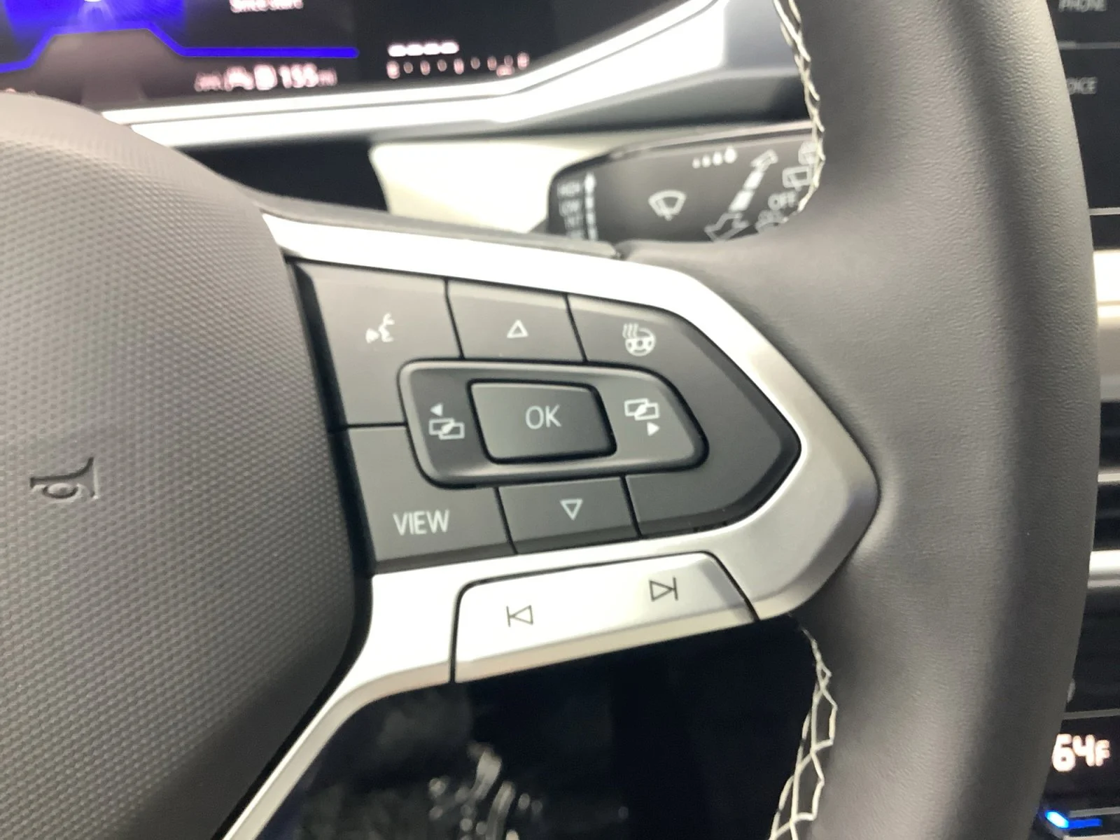 New 2026 Pure White Volkswagen SE image 25