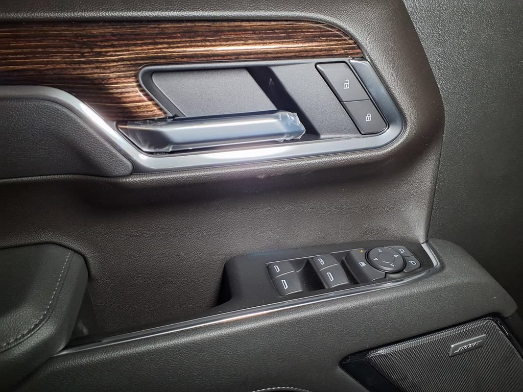 New 2026 Onyx Black GMC Elevation image 16