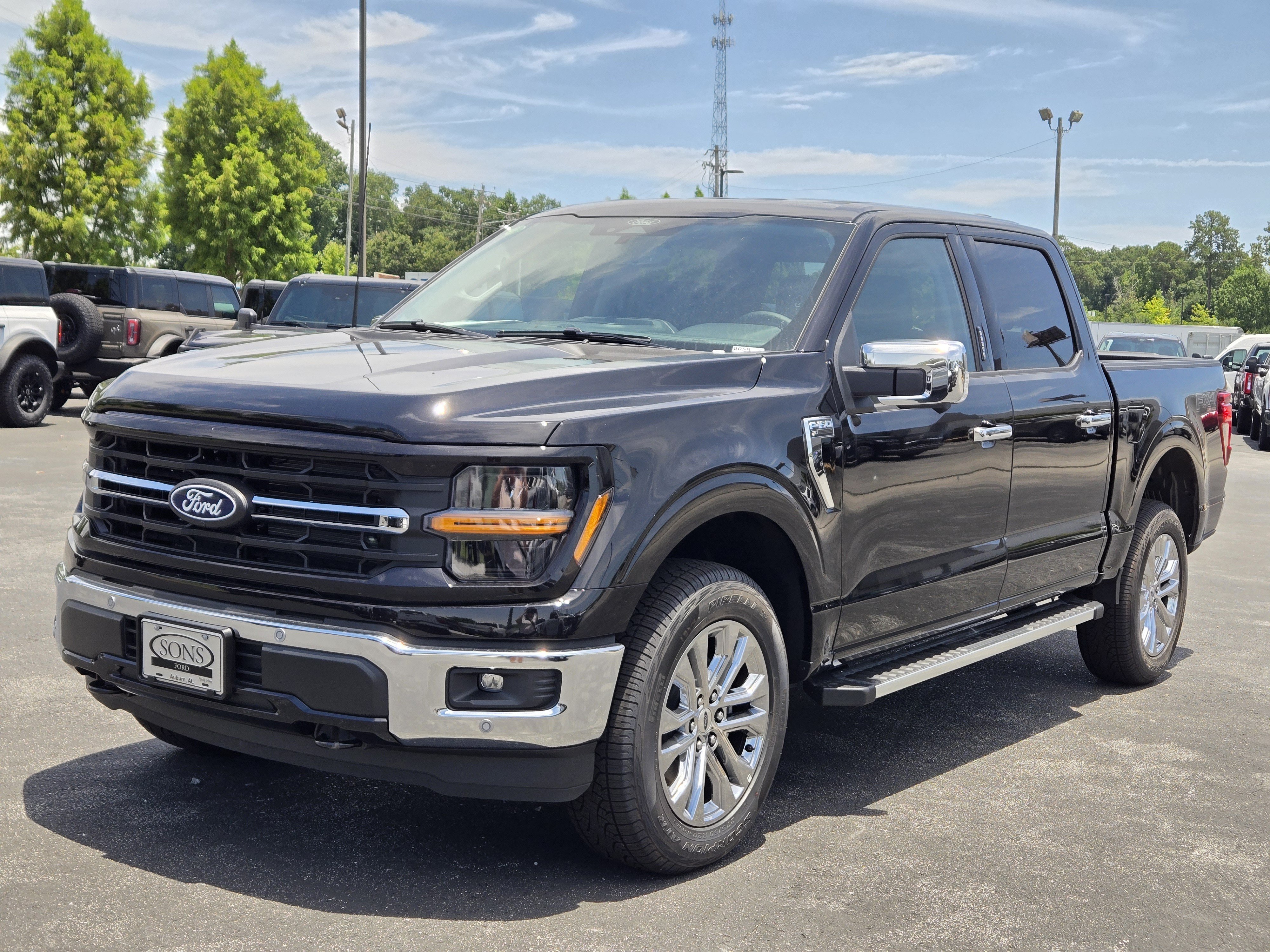 New 2026 AGATE BLACK METALLIC FORD XLT image 2