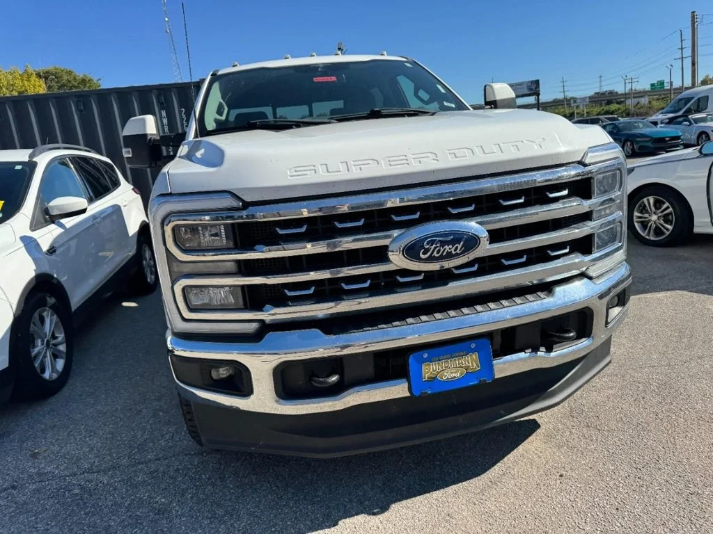 Used 2023 Oxford White Ford Lariat image 2