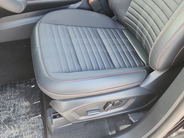 New 2026 Agate Black Metallic Ford ST-Line image 8