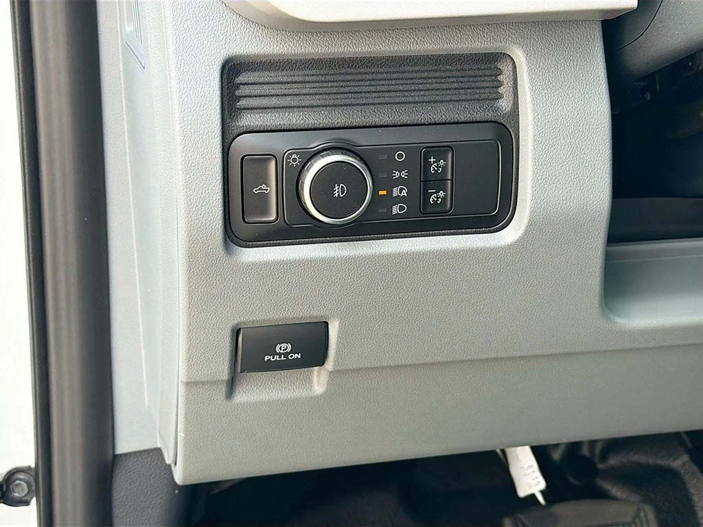 New 2026 Oxford White Ford F-550® XL image 26