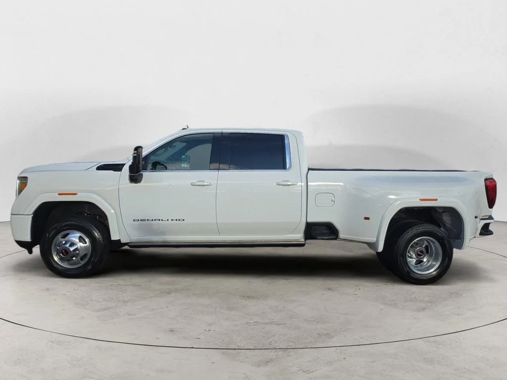 Used 2022 Summit White GMC Denali DRW image 2