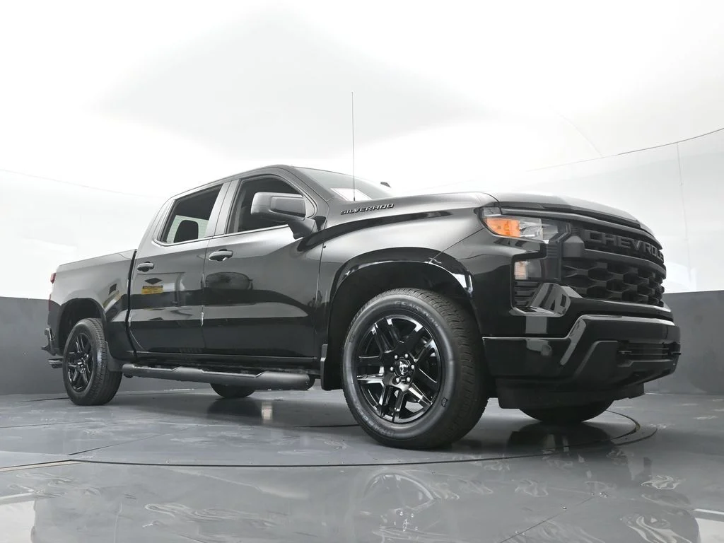 Used 2025 Black Chevrolet Custom image 64