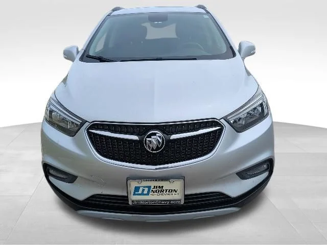 Used 2017 Silver Buick Preferred II image 10