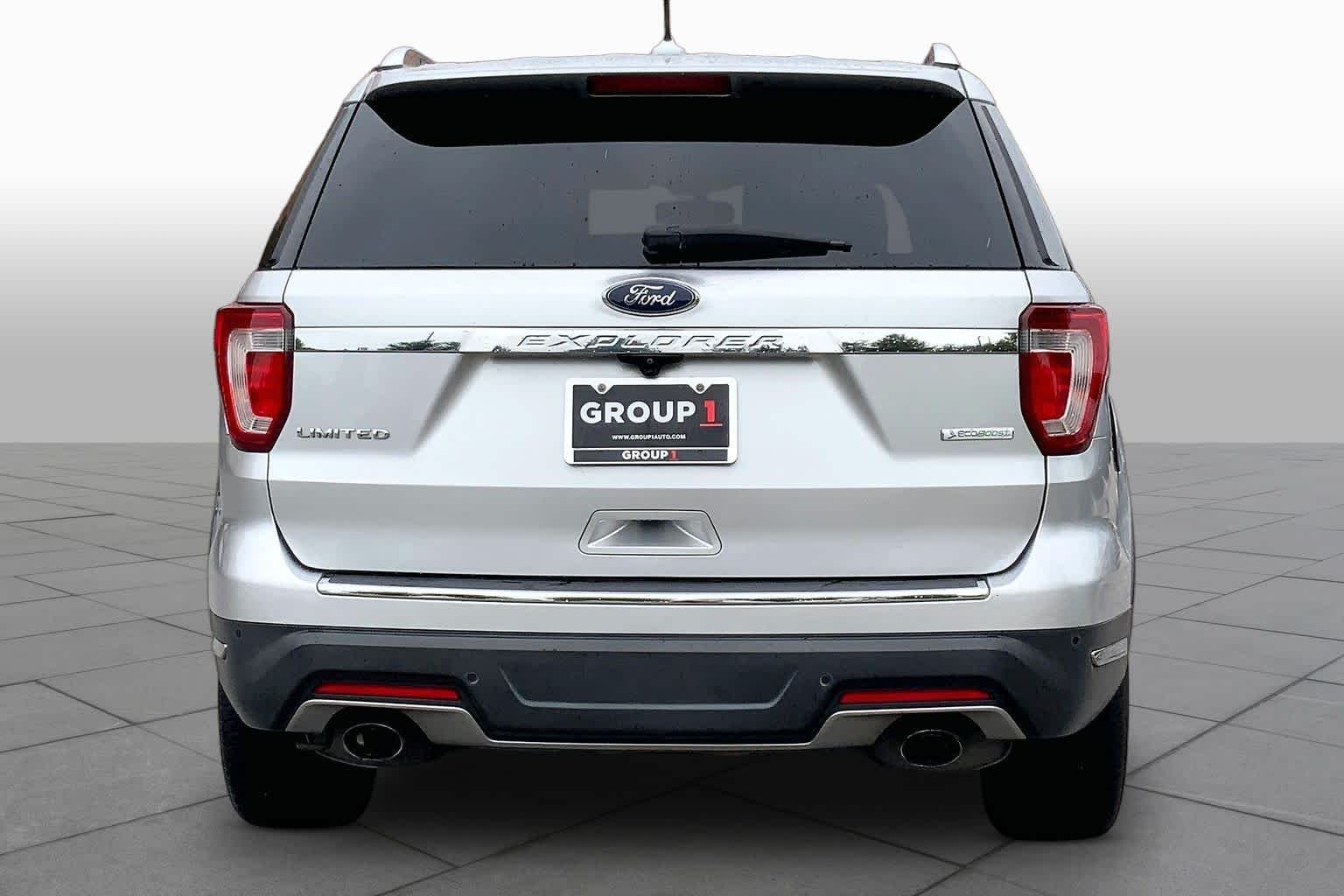Used 2018 Ingot Silver Ford Limited image 5