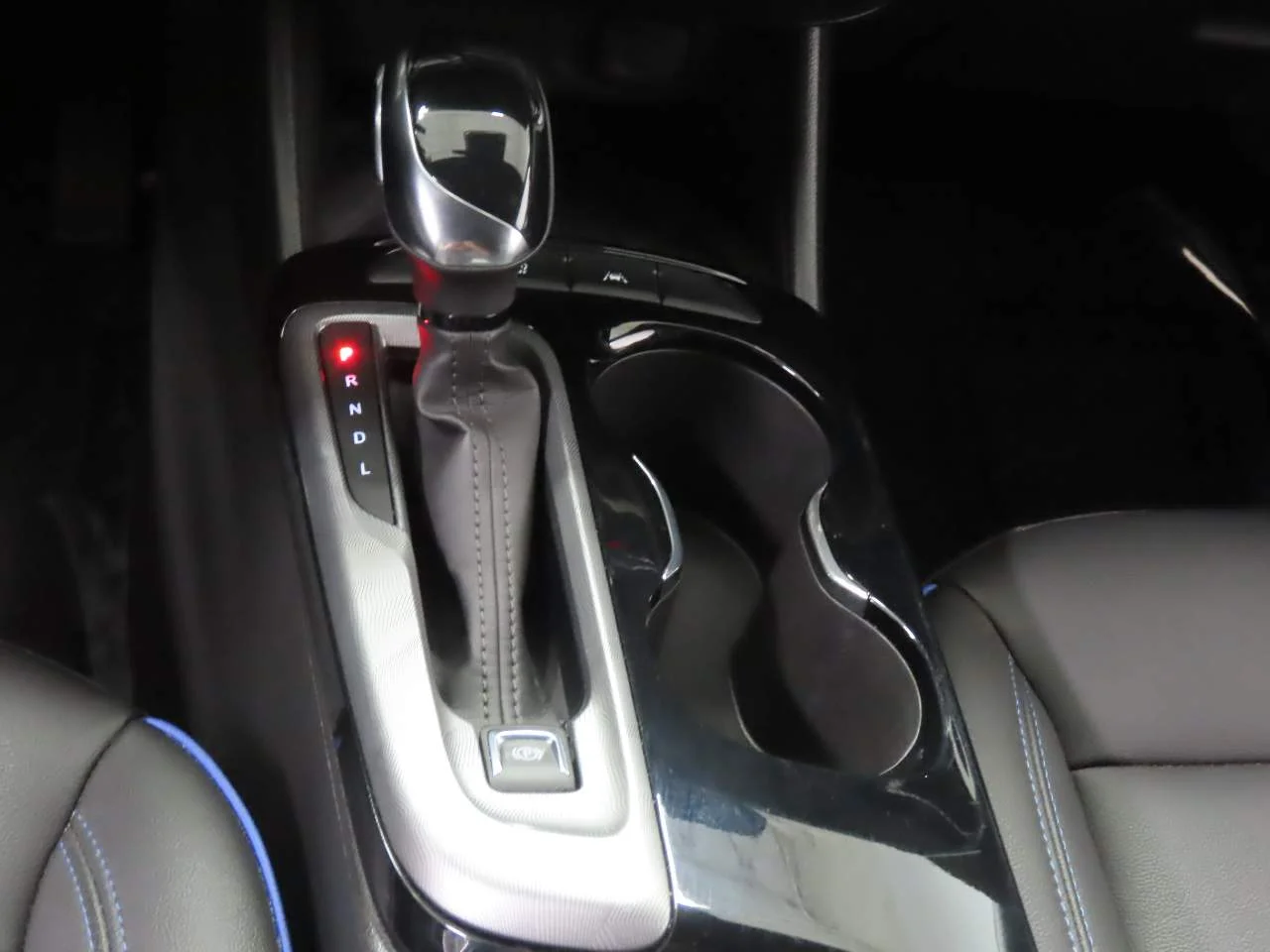 Used 2025 Summit White Buick Sport Touring image 11
