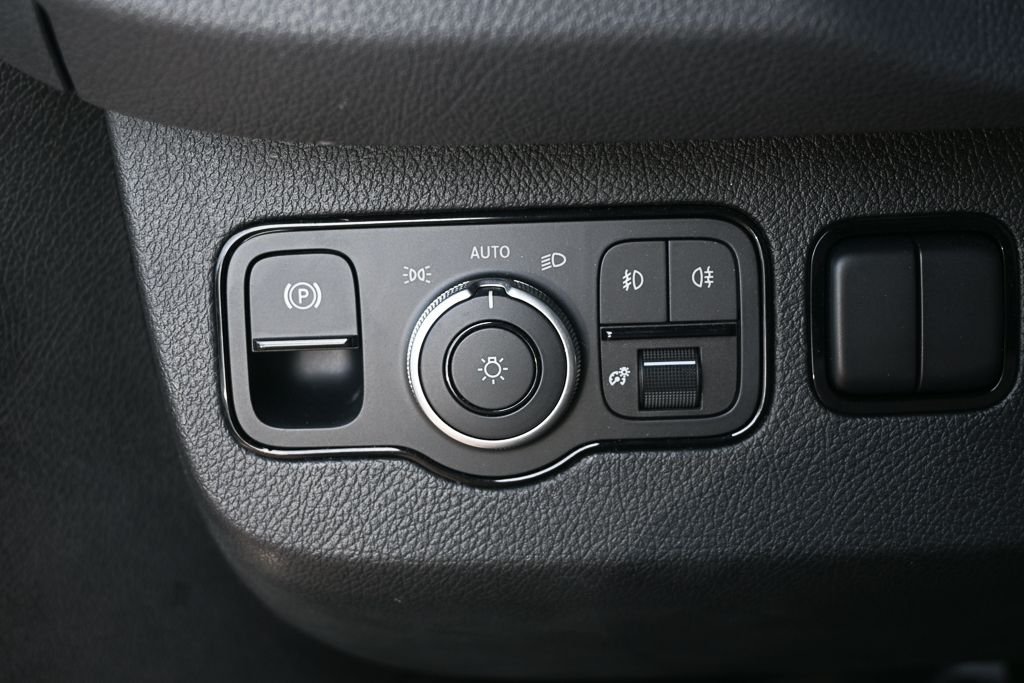 Used 2025 Gray Mercedes-Benz Passenger 144 WB image 9