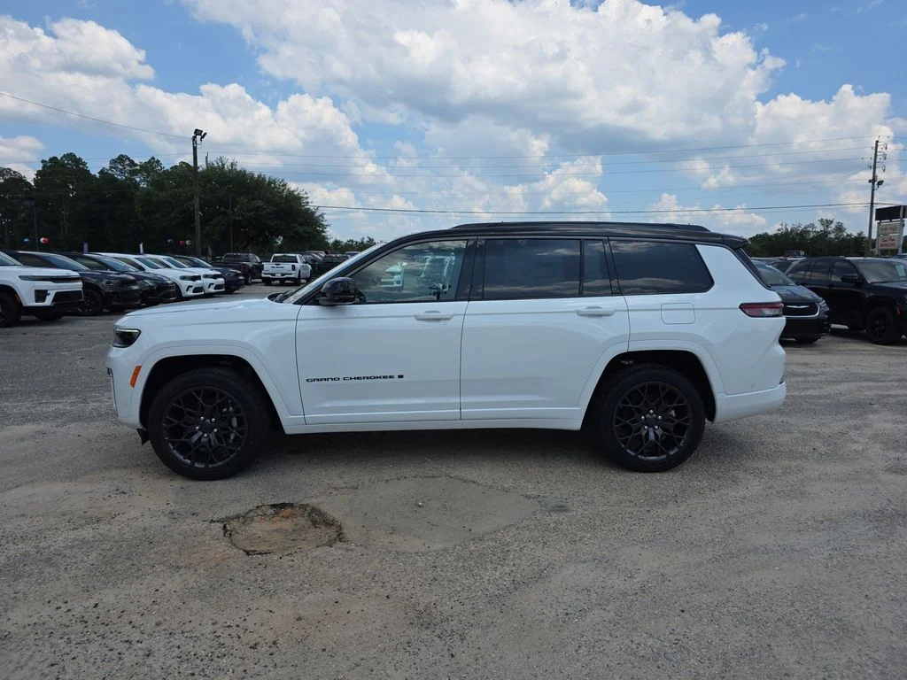 New 2026 Bright White Clear-Coat Exterior Paint Jeep Summit image 3