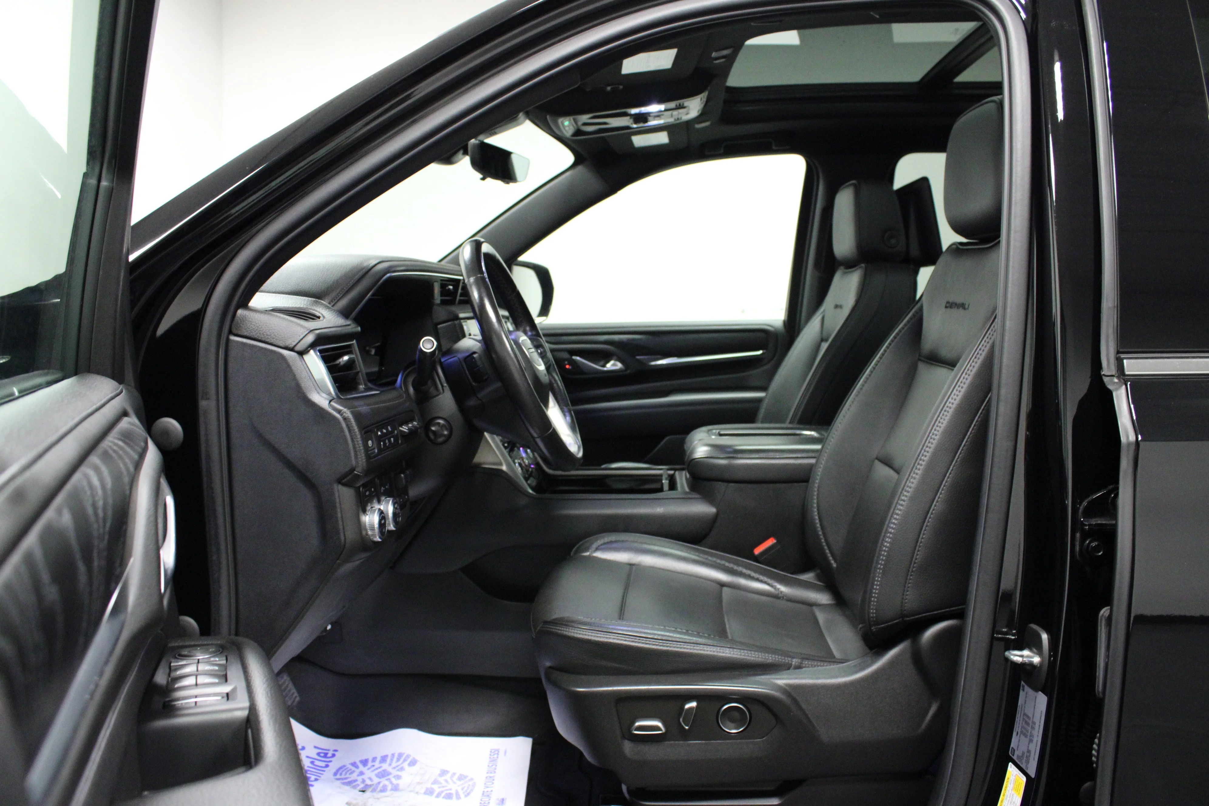 Used 2022 Onyx Black GMC Denali image 12