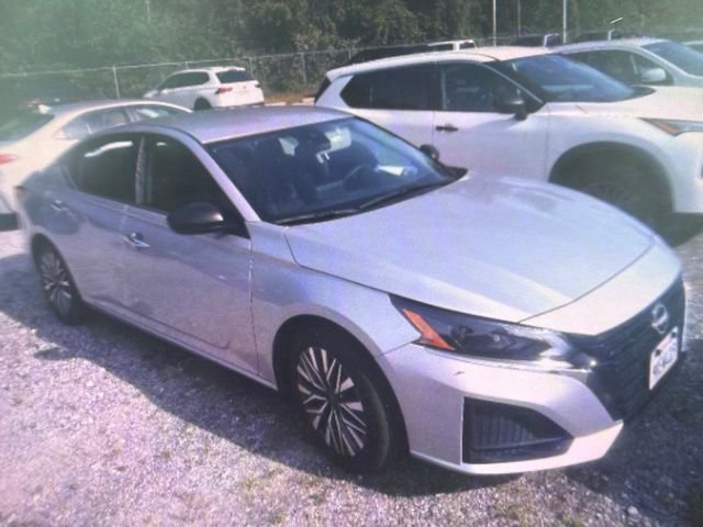2024 Nissan Altima's photo