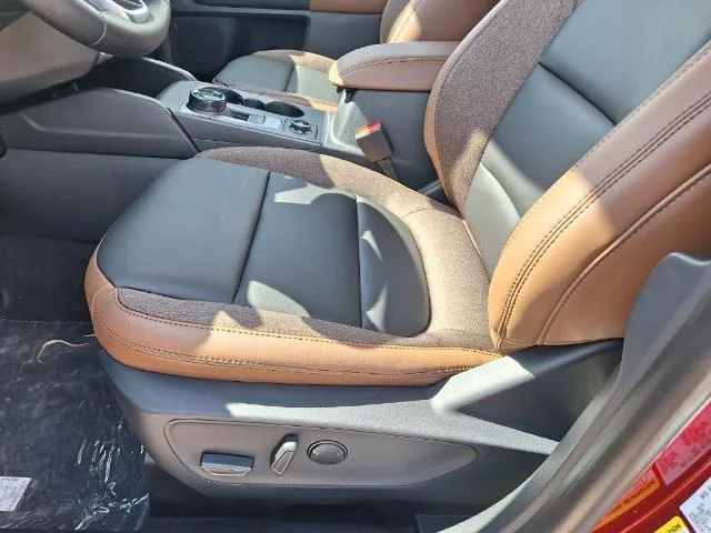 New 2026 Ruby Red Metallic Tinted Clearcoat Ford Outer Banks® image 35
