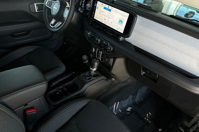 2025 Jeep Wrangler 4-Door Sahara - Photo 13