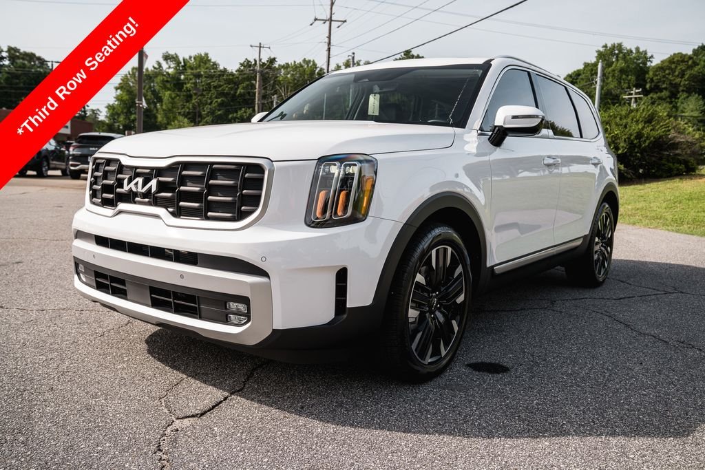 Used 2025 White Pearl Kia SX image 3