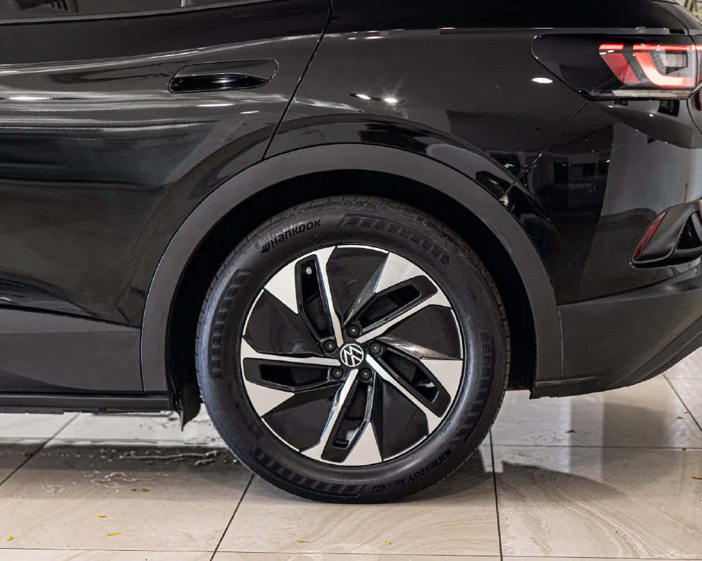 Used 2021 Black Volkswagen Pro S image 7