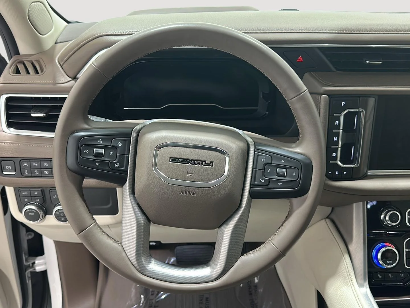 Used 2023 WHITE FROST TRICOAT GMC Denali image 9