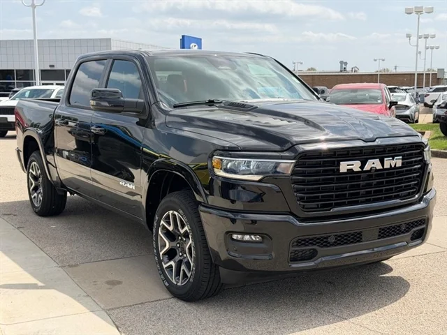 New 2026 Diamond Black Crystal Pearl-Coat Exterior Paint RAM Laramie image 3