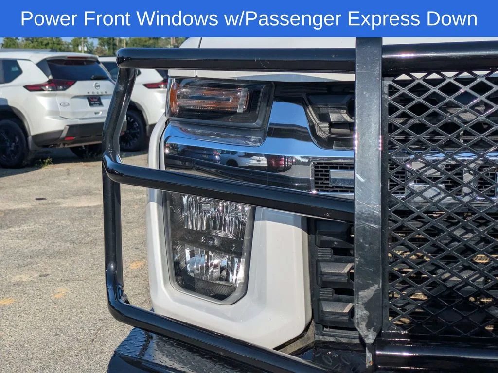 Used 2022 White Chevrolet LT image 9