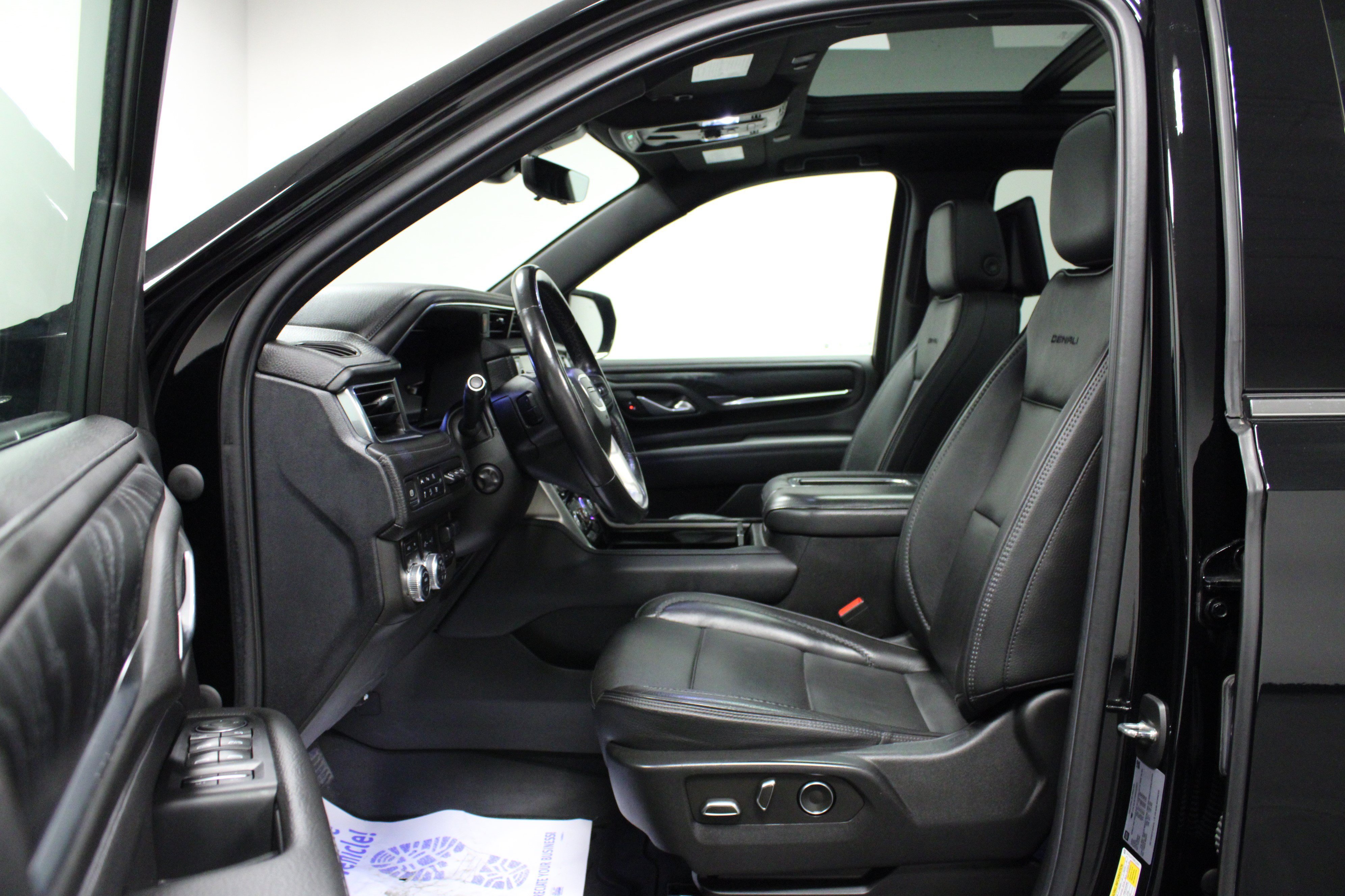 Used 2022 Onyx Black GMC Denali image 12