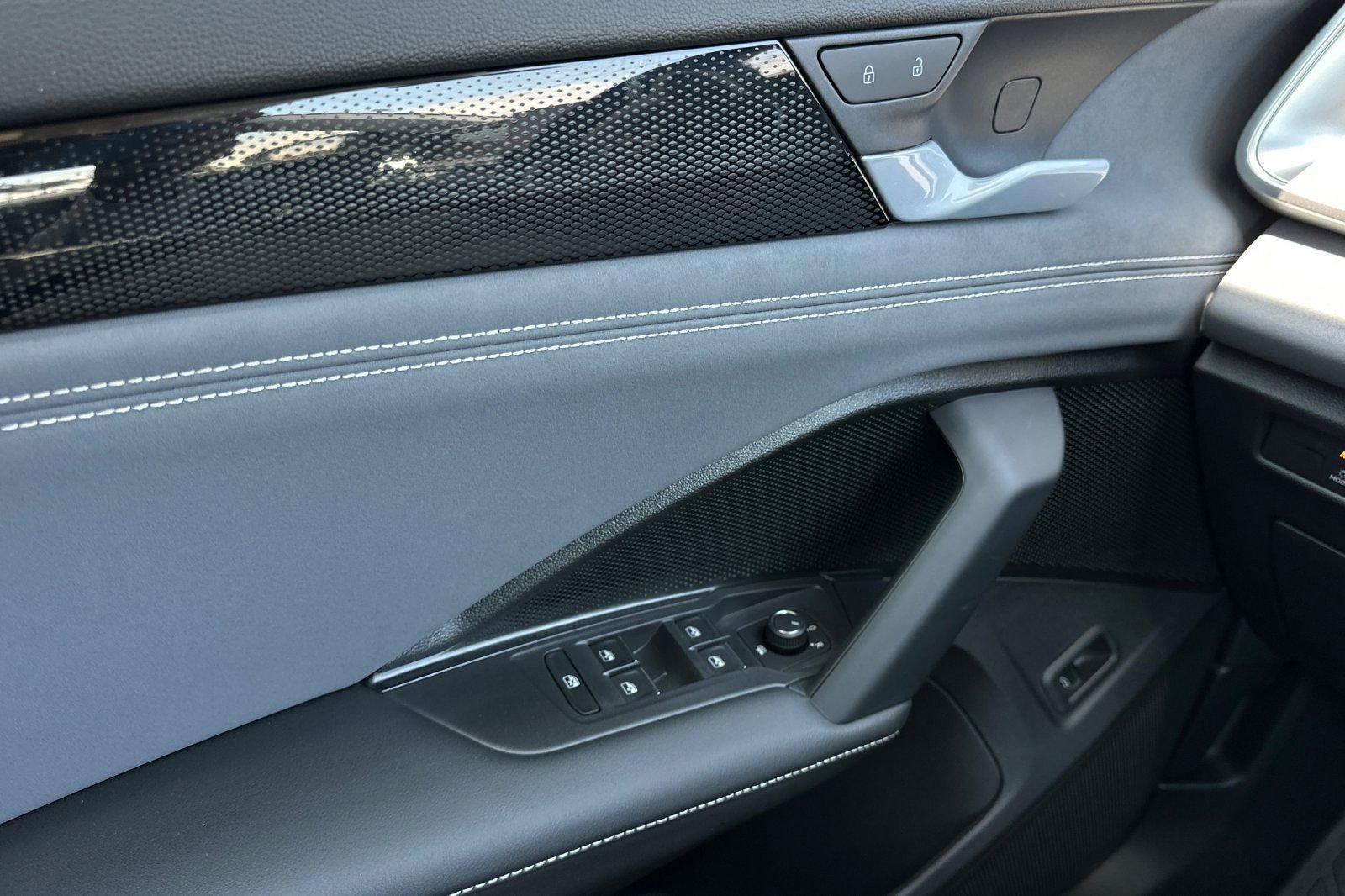 New 2026 Platinum Gray Metallic Volkswagen 2.0T SE image 11