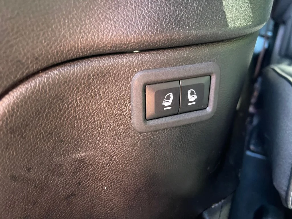 Certified Used 2024 Silver Jeep Series III image 27