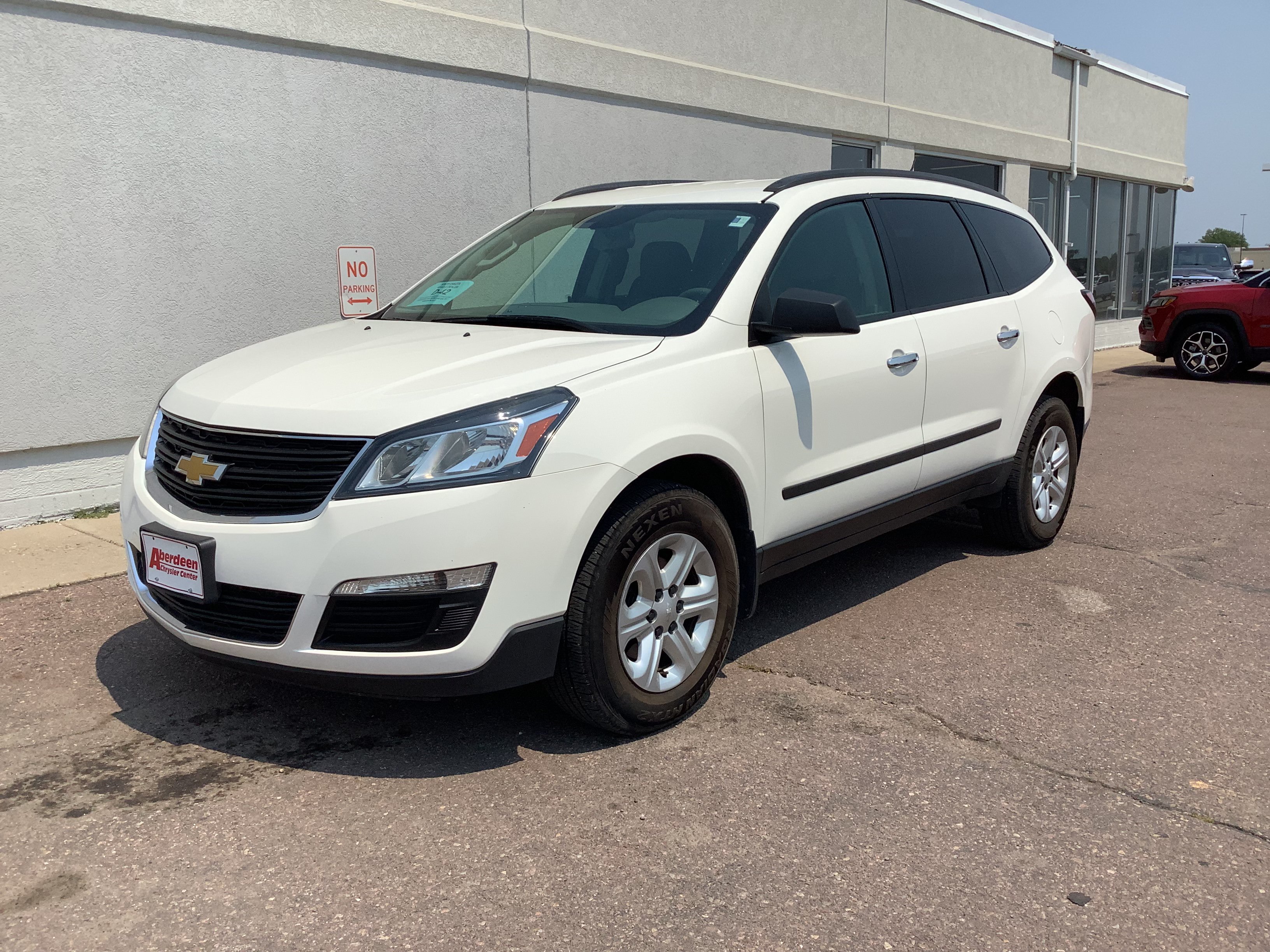 Used 2015 Chevrolet Traverse LS with VIN 1GNKVFKD1FJ154711 for sale in Aberdeen, SD