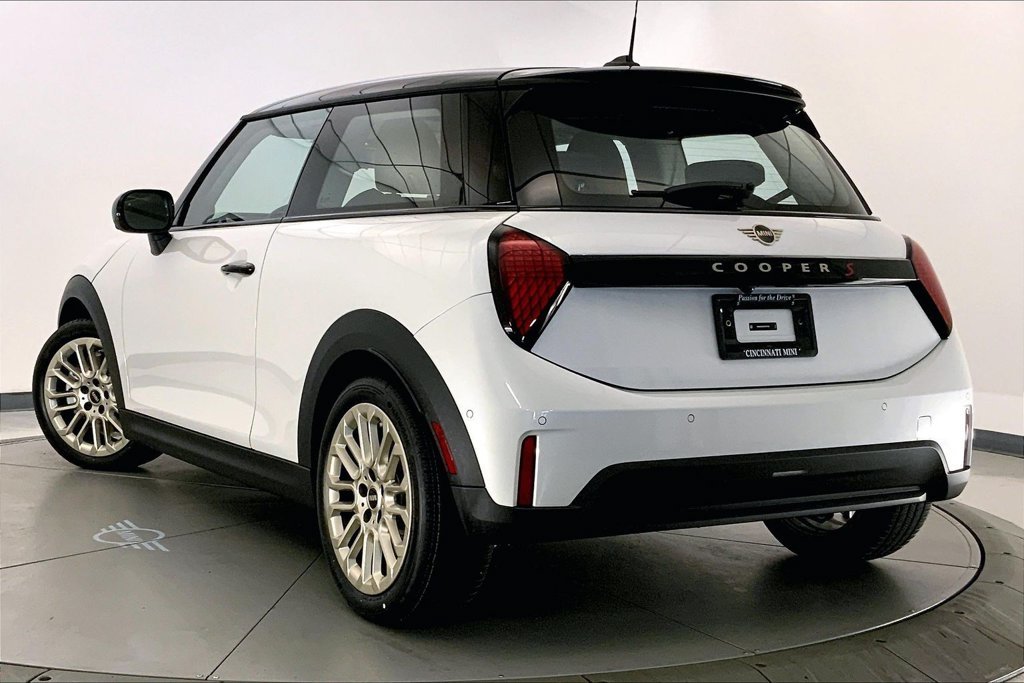 Used 2026 Nanuq White Metallic MINI  image 2