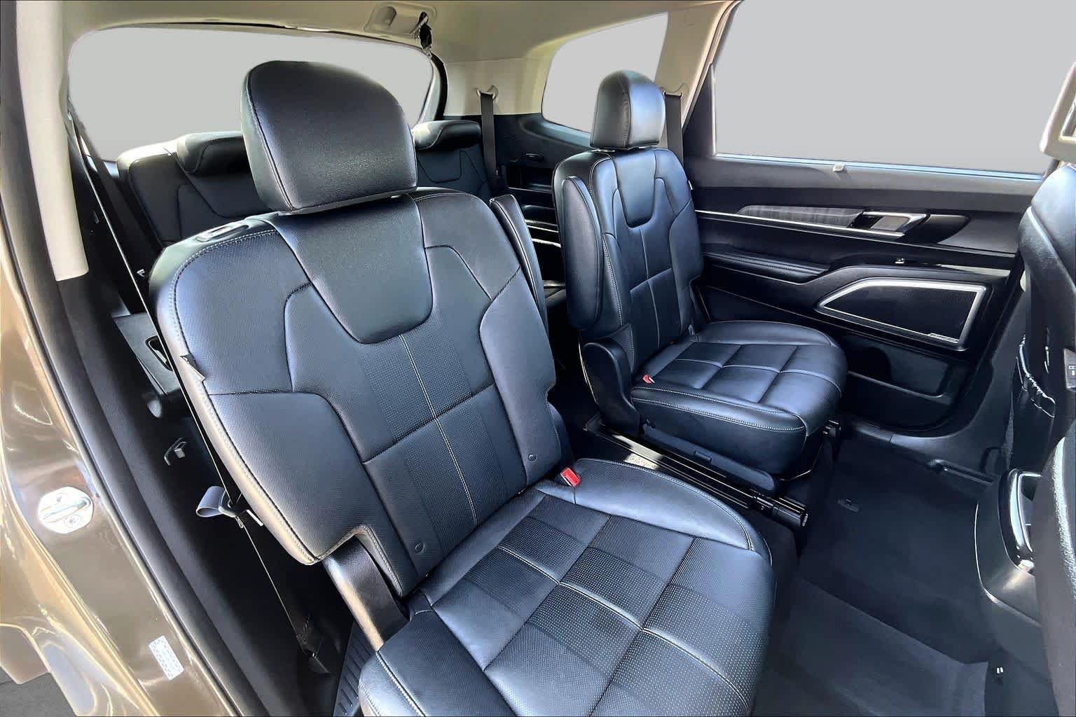 Used 2023 Dark Moss Kia EX image 17