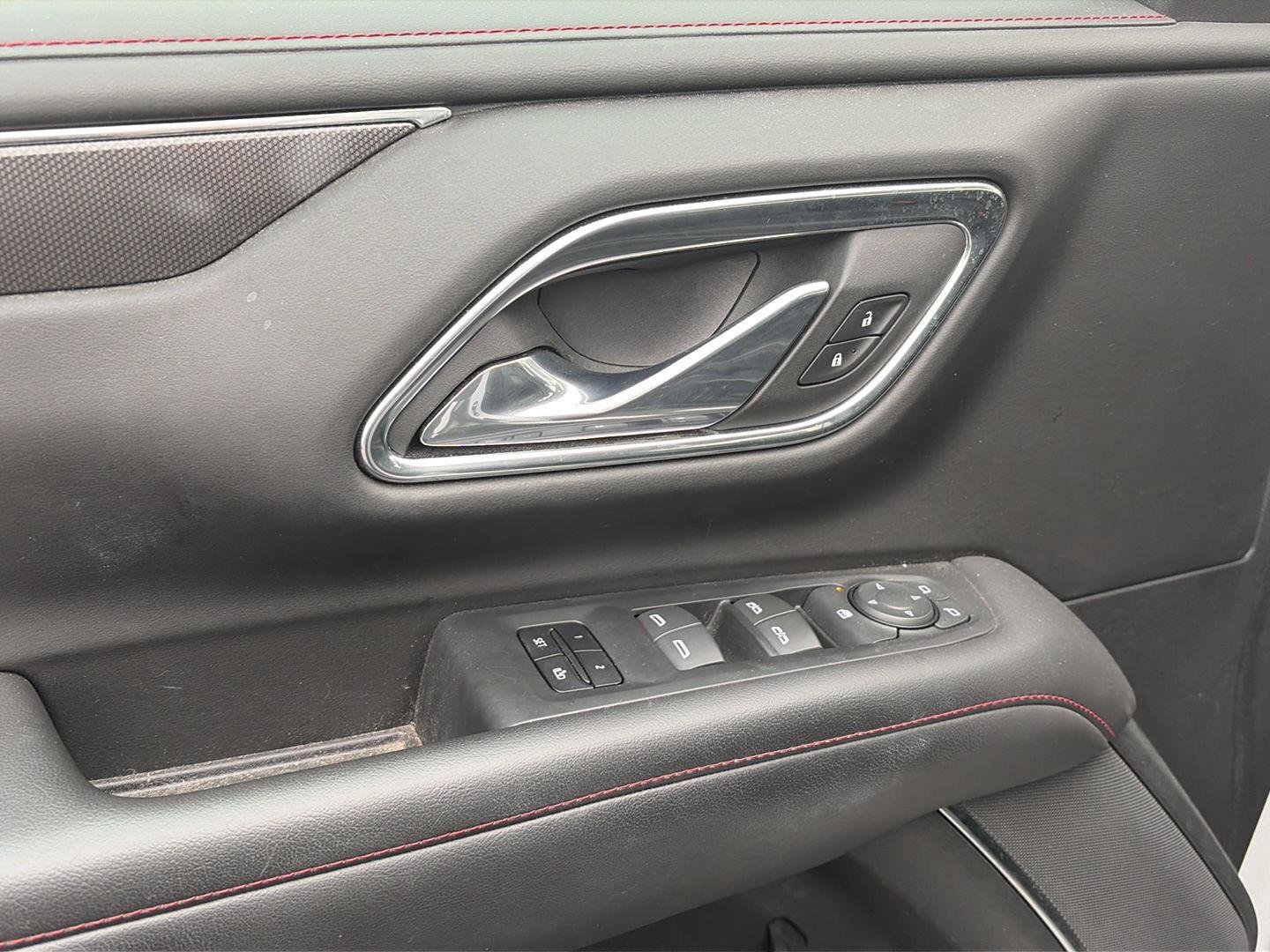 Used 2023 Wh Chevrolet  image 11
