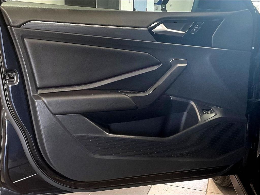 Used 2019 Black Volkswagen 2.0T S image 9