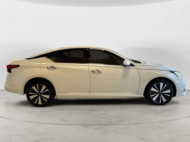 Used 2020 Pearl White Tricoat Nissan 2.5 SL image 6