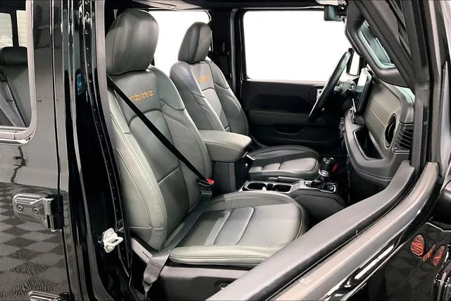 Used 2024 Black Clearcoat Jeep Mojave image 8