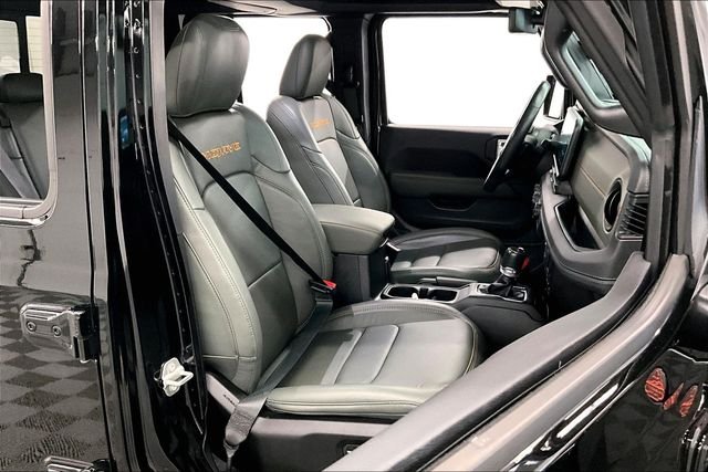 Used 2024 Black Clearcoat Jeep Mojave image 8