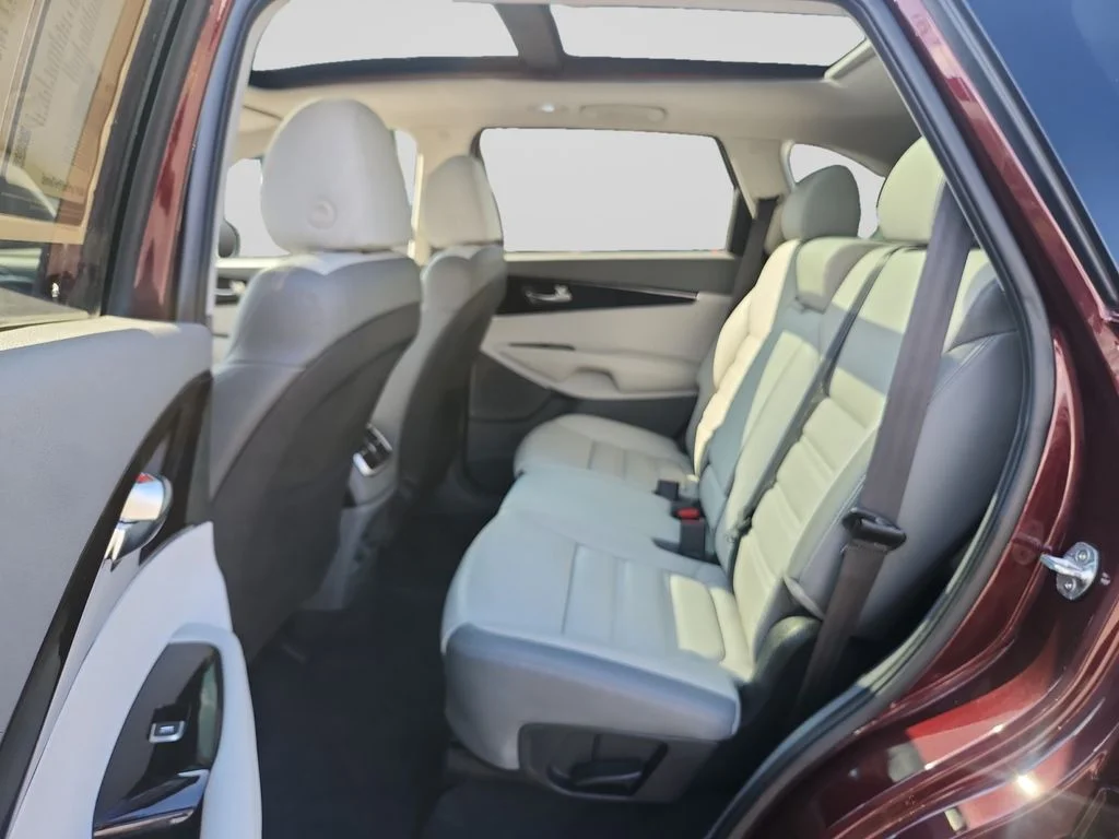 Used 2020 Purple Kia SX image 16